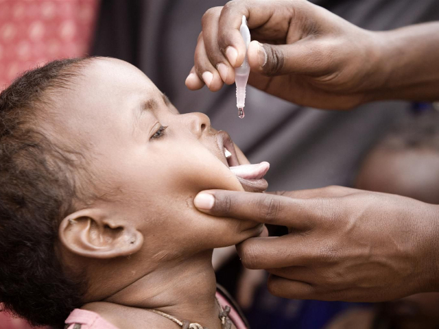 Female Vaccinators Battle Against Polio in Afghanistan and Pakistan