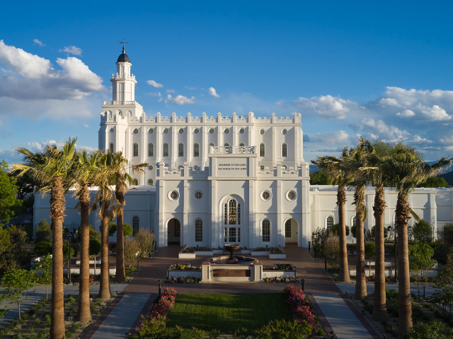 St. George Library St. George, Utah - The St. George Library will