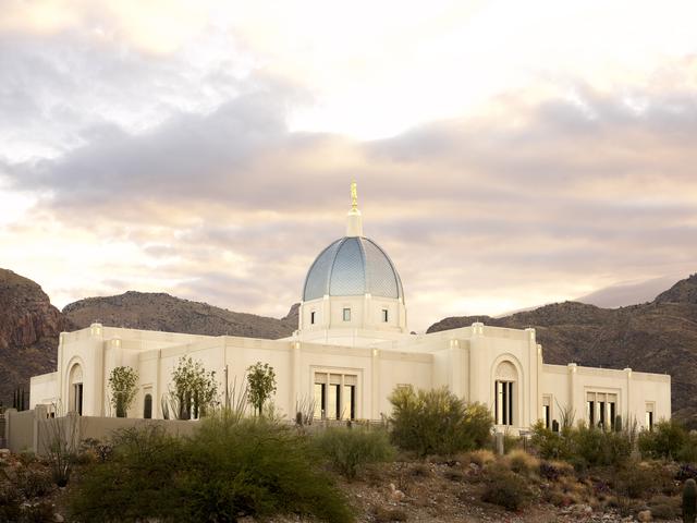 Tucson Arizona Temple Is Dedicated