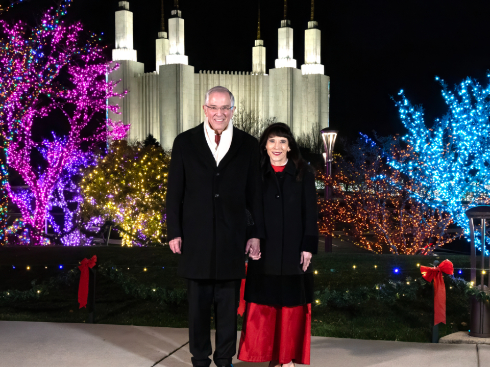 Washington-DC-Temple-Festival-of-Lights