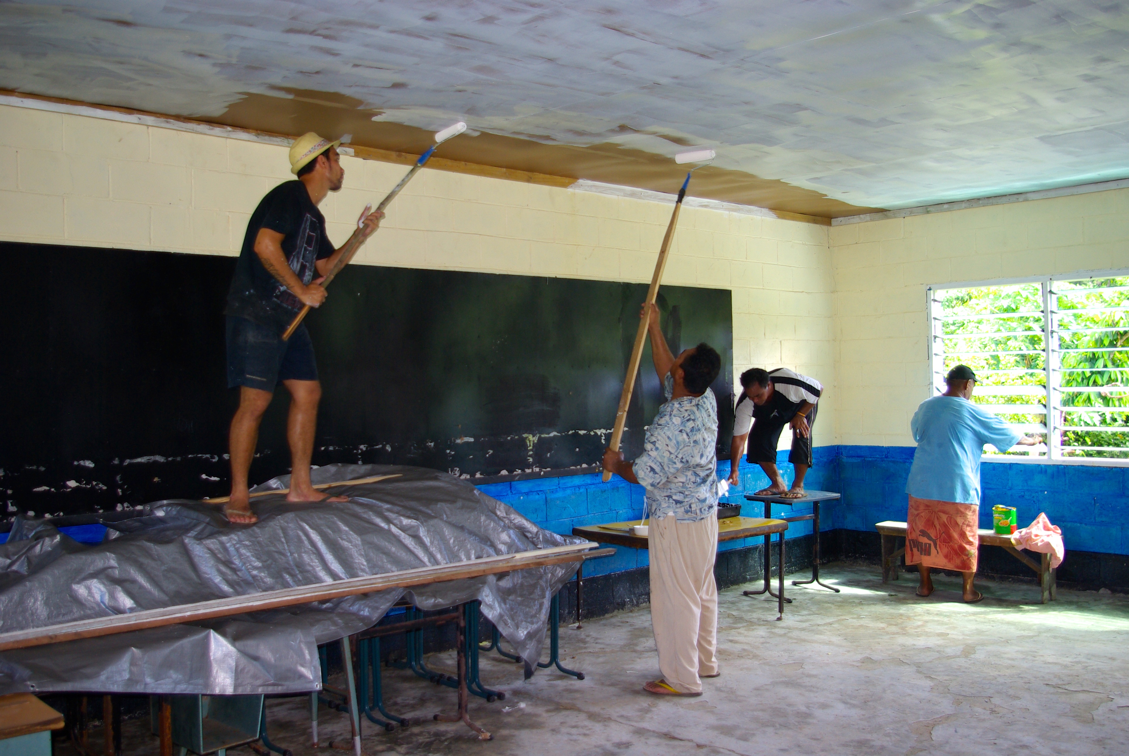 Samoa Fixing school1