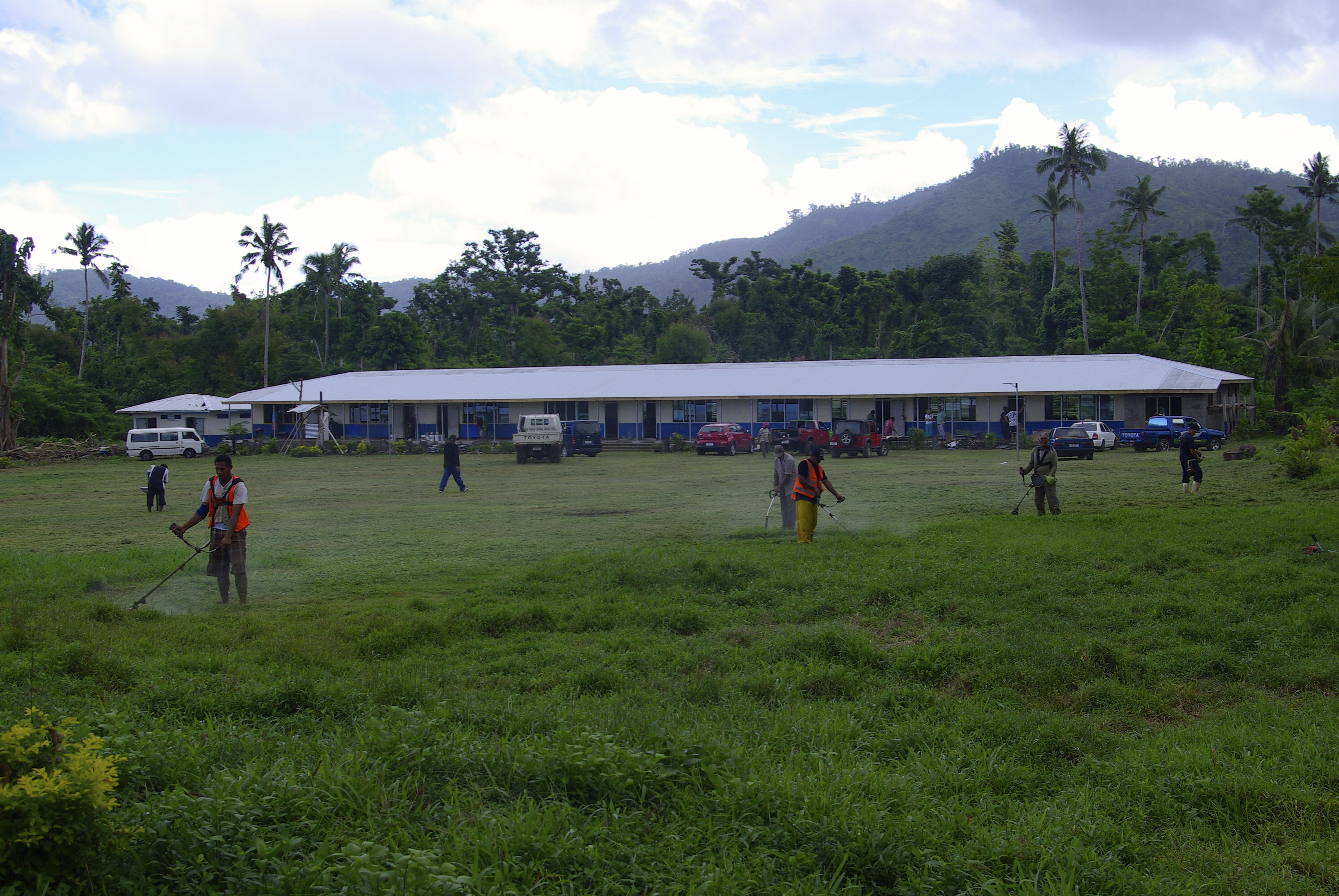 Samoa Fixing school3