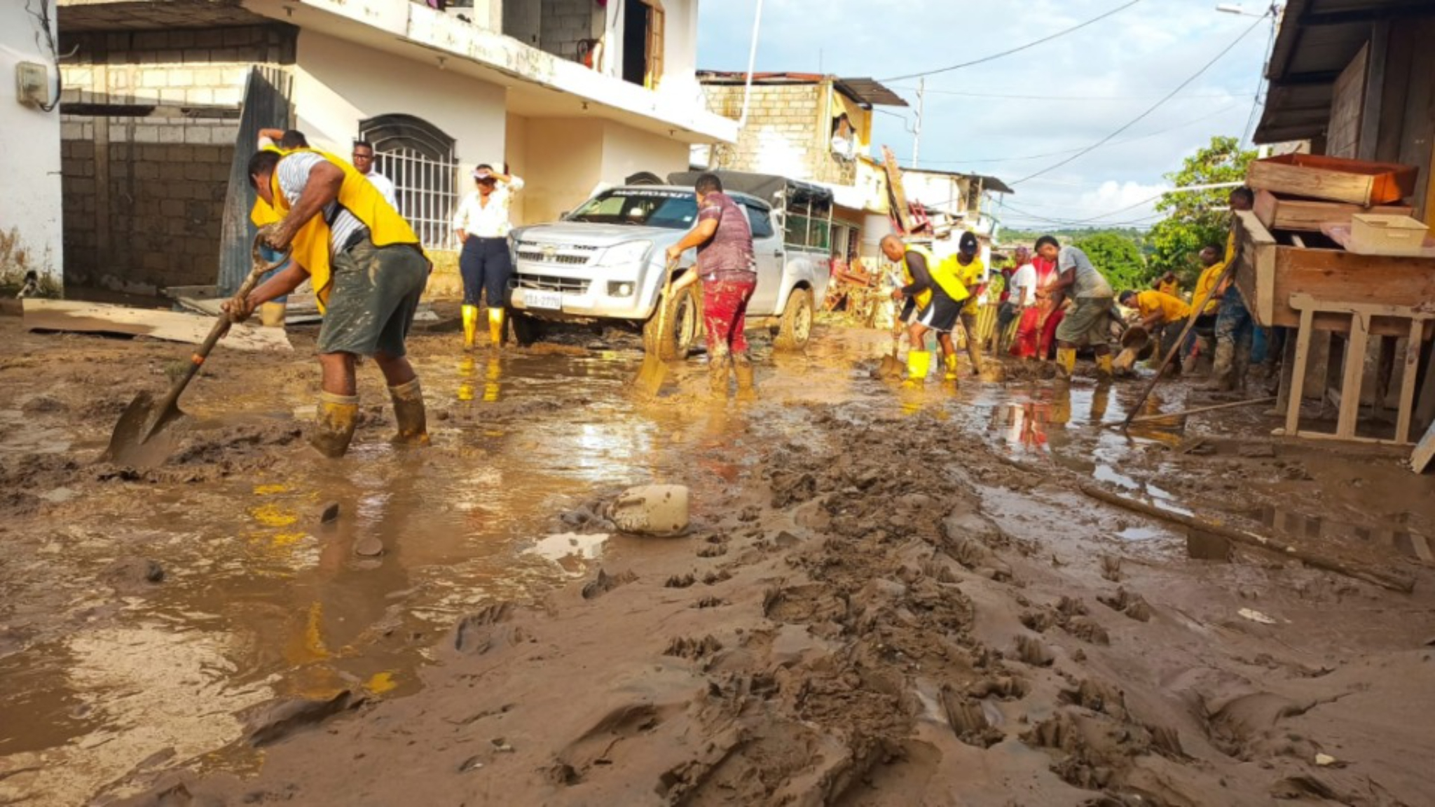 Latterday Saint Volunteers Rally to Clean up Flooding in Ecuador